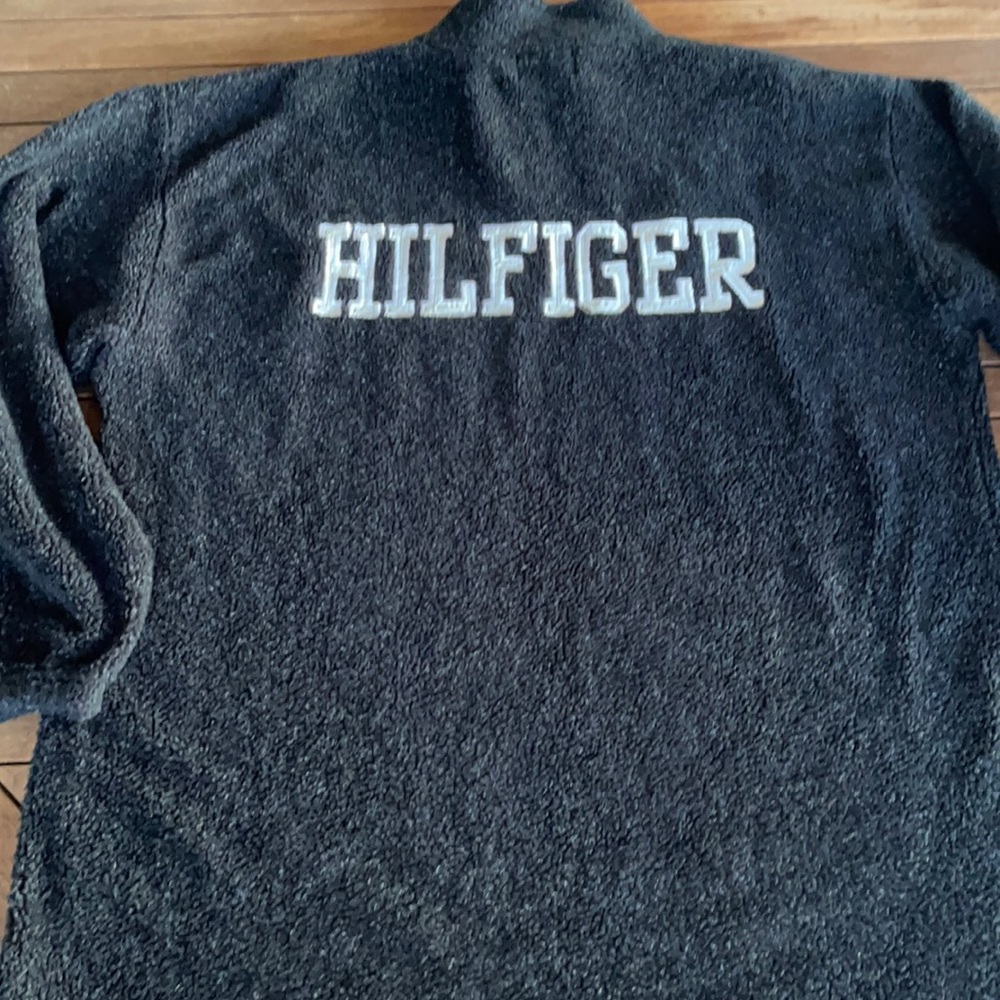 Tommy Hilfiger Mens Pull over Big Logo. 1/4 Zip.